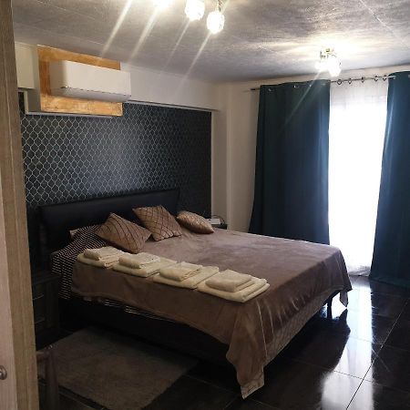 Ahoy Deluxe Apts Apartment Айя Напа Екстериор снимка