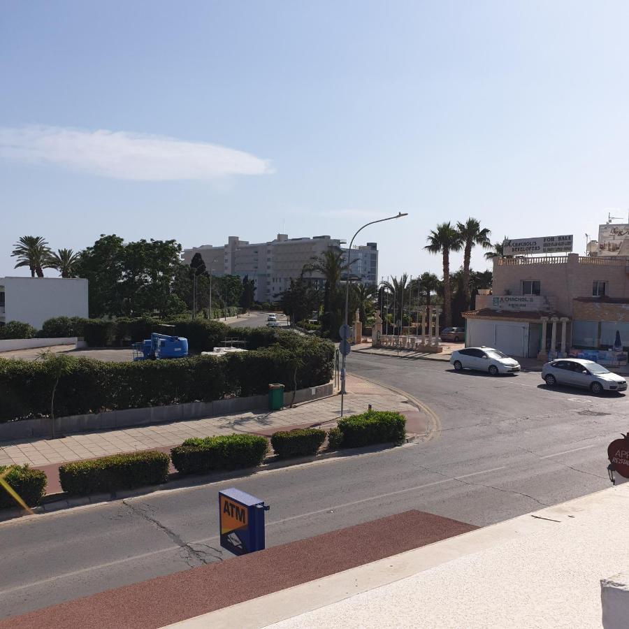 Ahoy Deluxe Apts Apartment Айя Напа Екстериор снимка